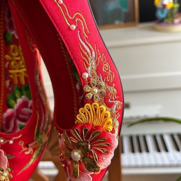 Chinese Wedding Red Floral Embroidered Wedding Shoes 39 - Picture 12 of 15